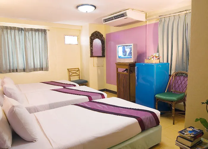 Sawasdee Hotel 2*