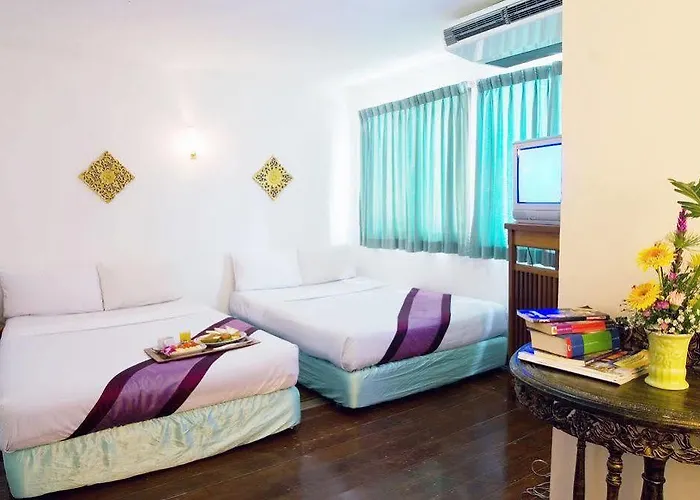 Sawasdee Hotel 2*